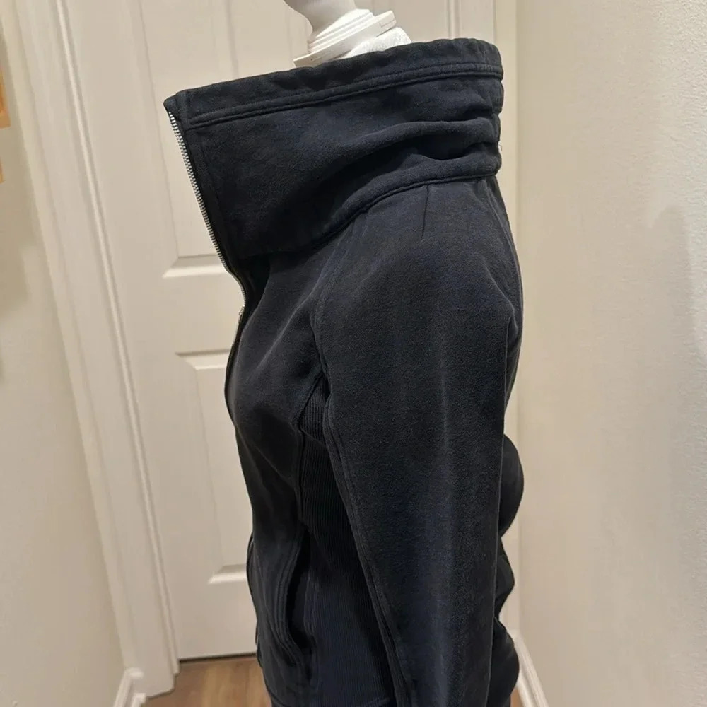 Lululemon black radiant jacket II womens 6 thumbholes full zip - Picture 5 of 16